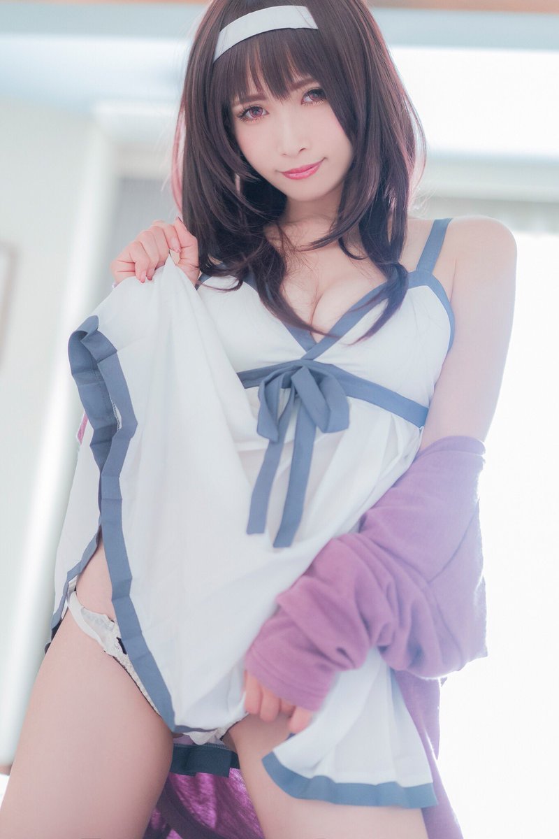 超甜美Coser「JILL」卸下浓妆是个萌妹子