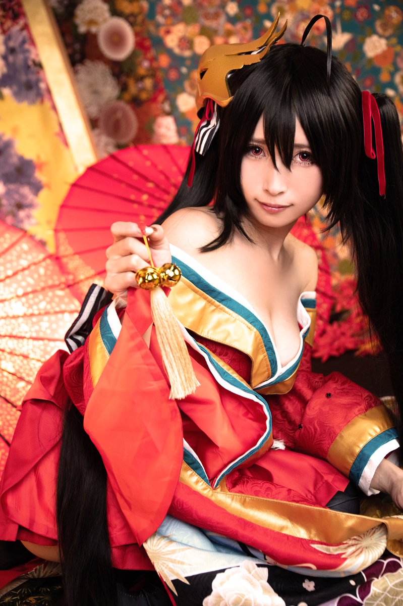 超甜美Coser「JILL」卸下浓妆是个萌妹子