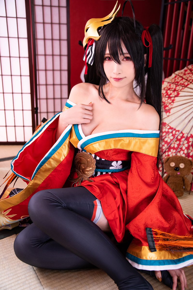 超甜美Coser「JILL」卸下浓妆是个萌妹子