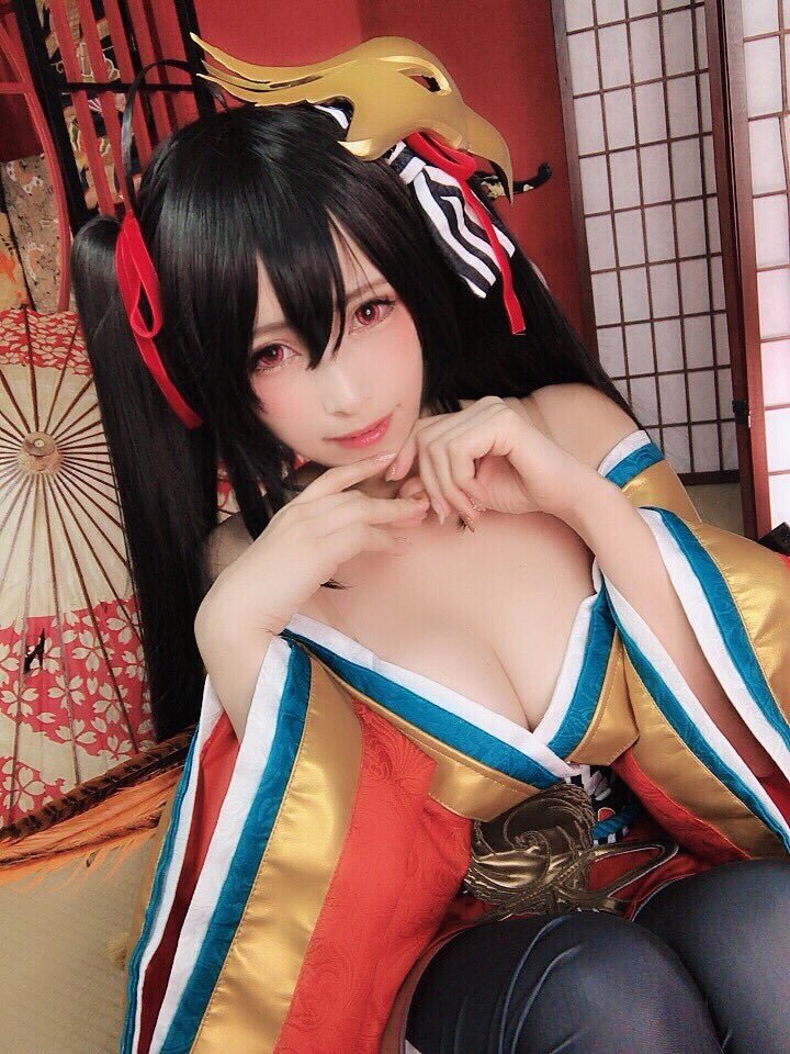 超甜美Coser「JILL」卸下浓妆是个萌妹子