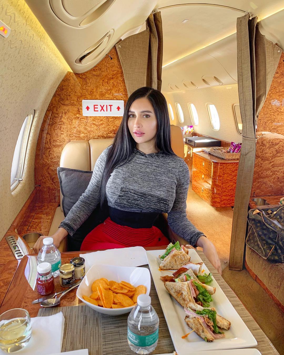 Joselyn Cano- 千万级别粉丝的模特正妹