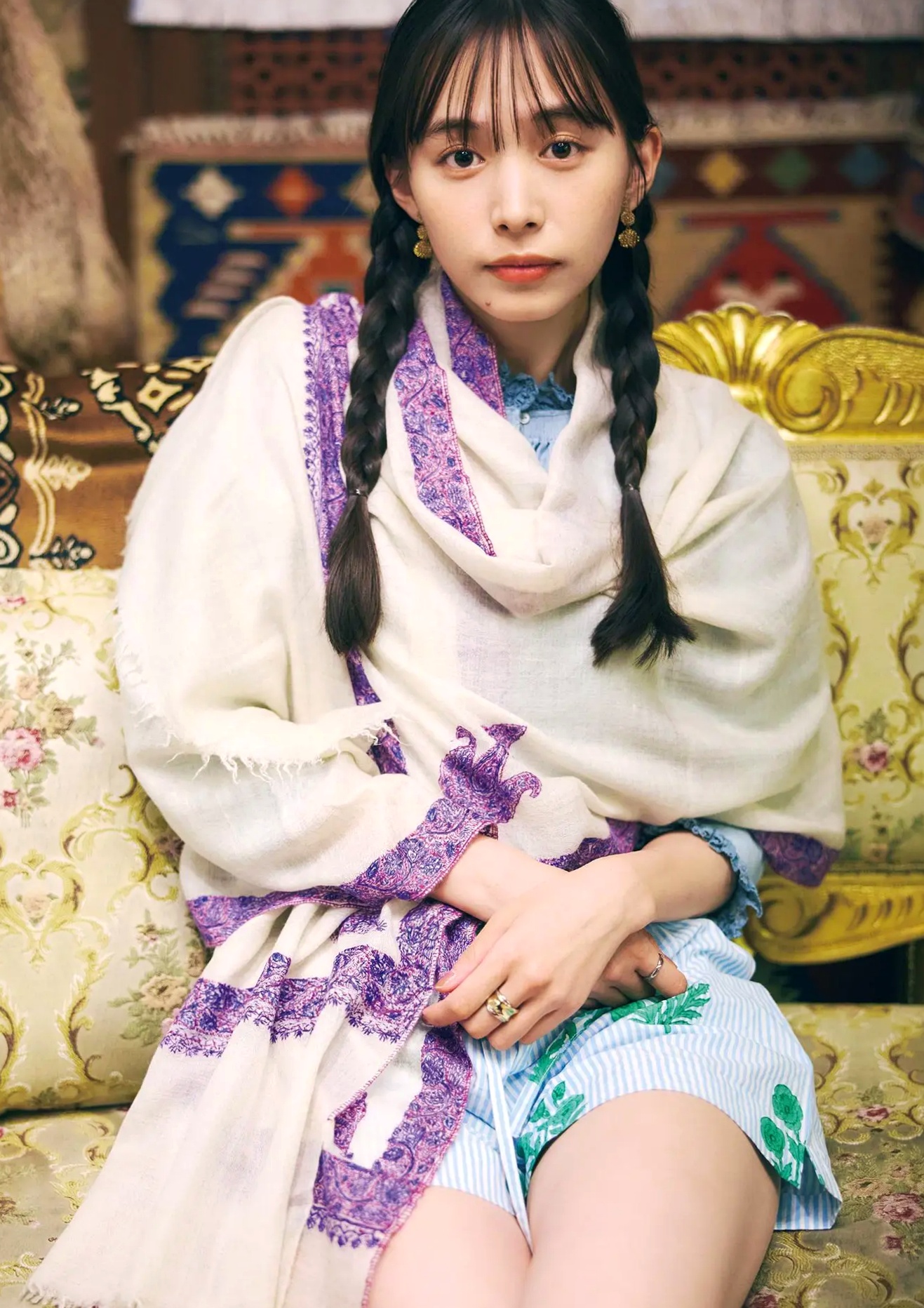 井桁弘恵《つかのま》写真:性感私房卧房与清新户外高挑美腿大片