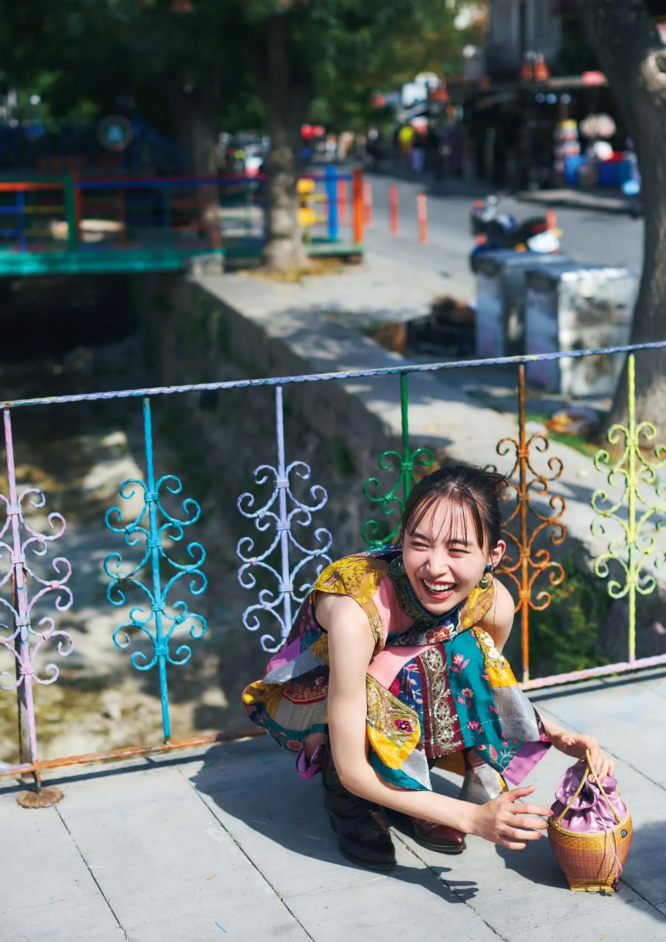 井桁弘恵《つかのま》写真:性感私房卧房与清新户外高挑美腿大片
