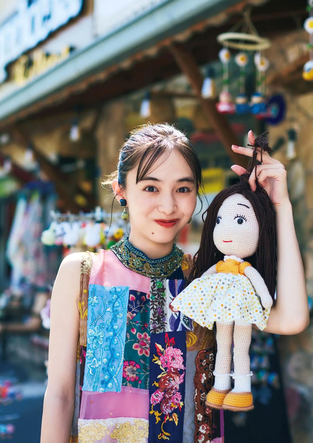 井桁弘恵《つかのま》写真:性感私房卧房与清新户外高挑美腿大片