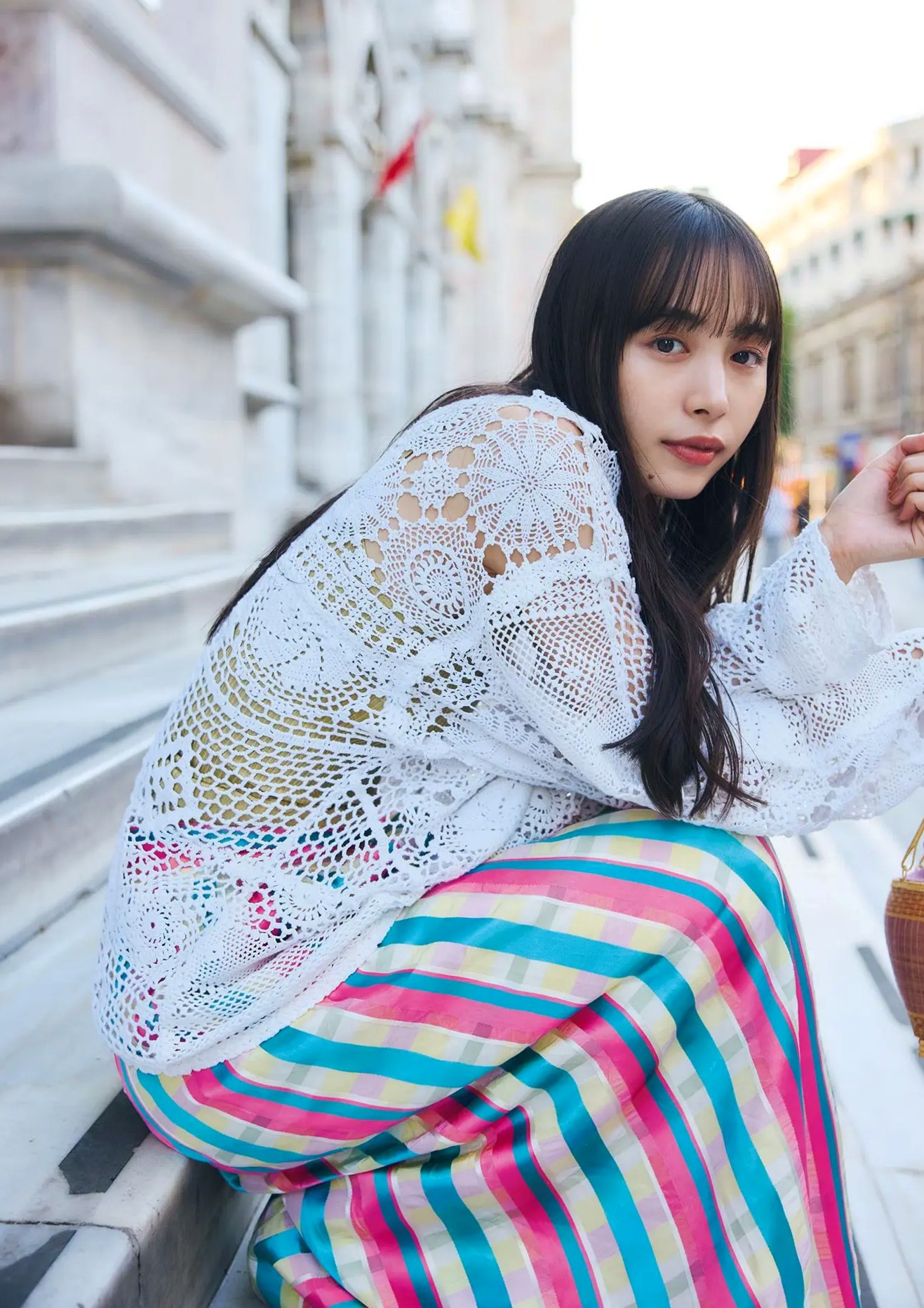 井桁弘恵《つかのま》写真:性感私房卧房与清新户外高挑美腿大片