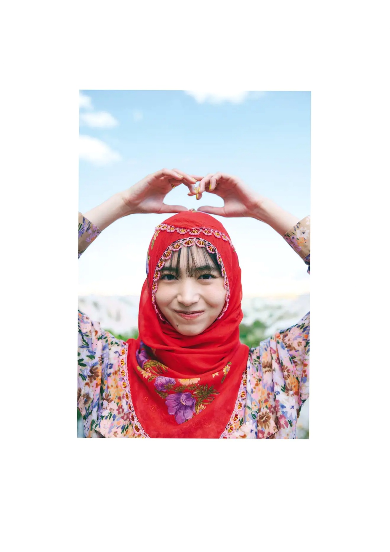 井桁弘恵《つかのま》写真:性感私房卧房与清新户外高挑美腿大片