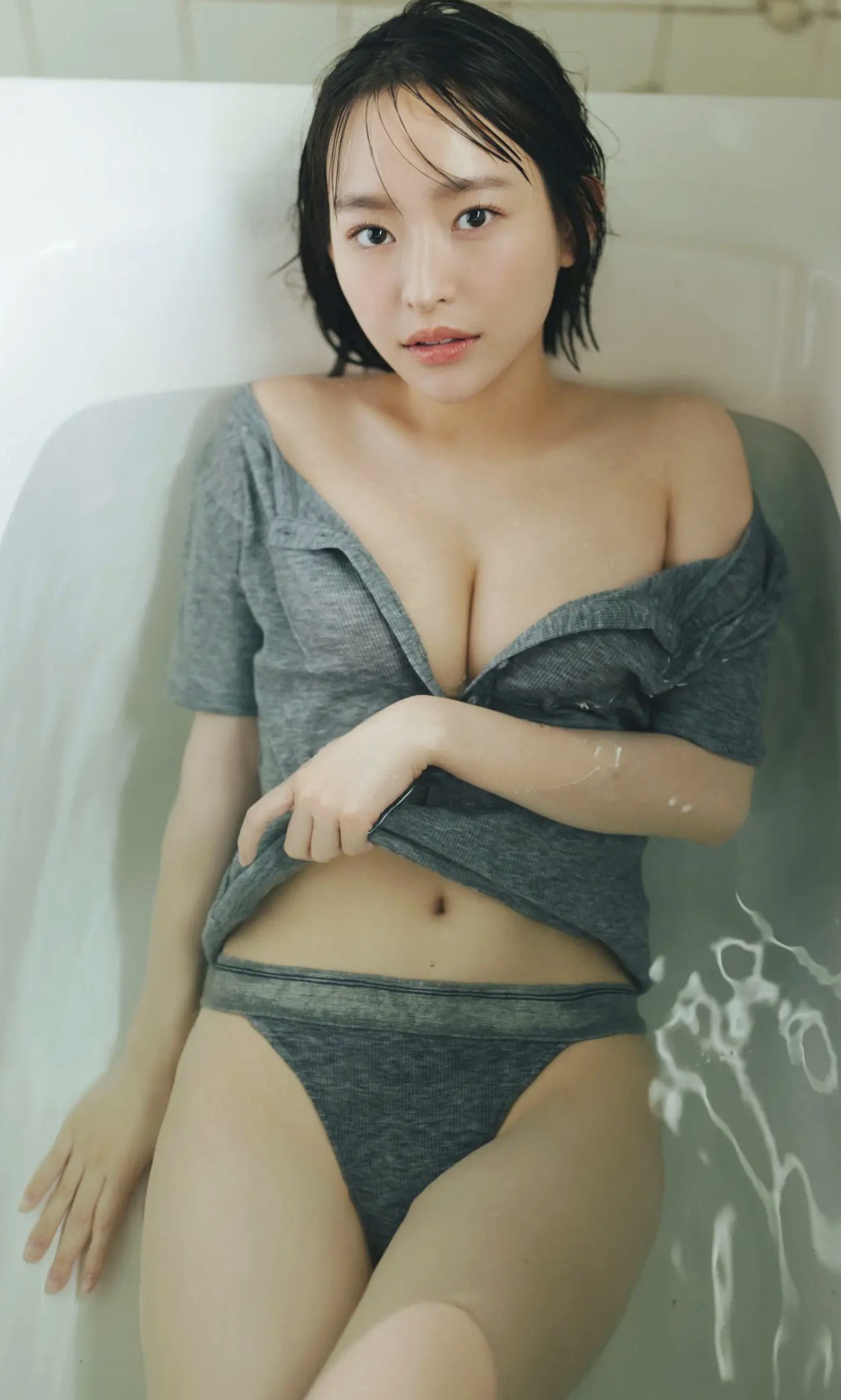 高崎かなみ - 明日も明後日も 日系清新性感内衣湿身私房写真