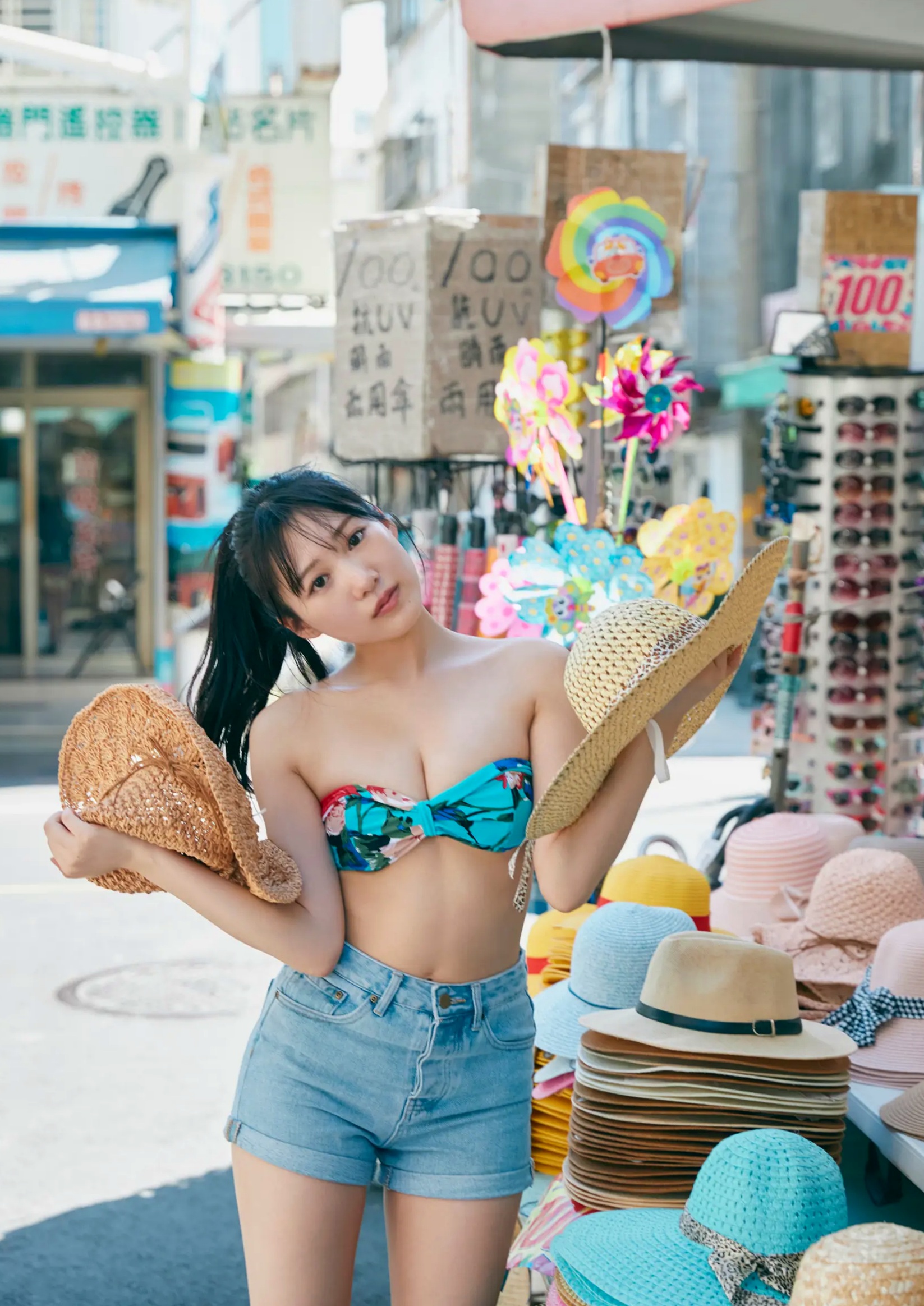 横野すみれ《続?No One》性感写真:街拍清新与泳池湿身内衣秀