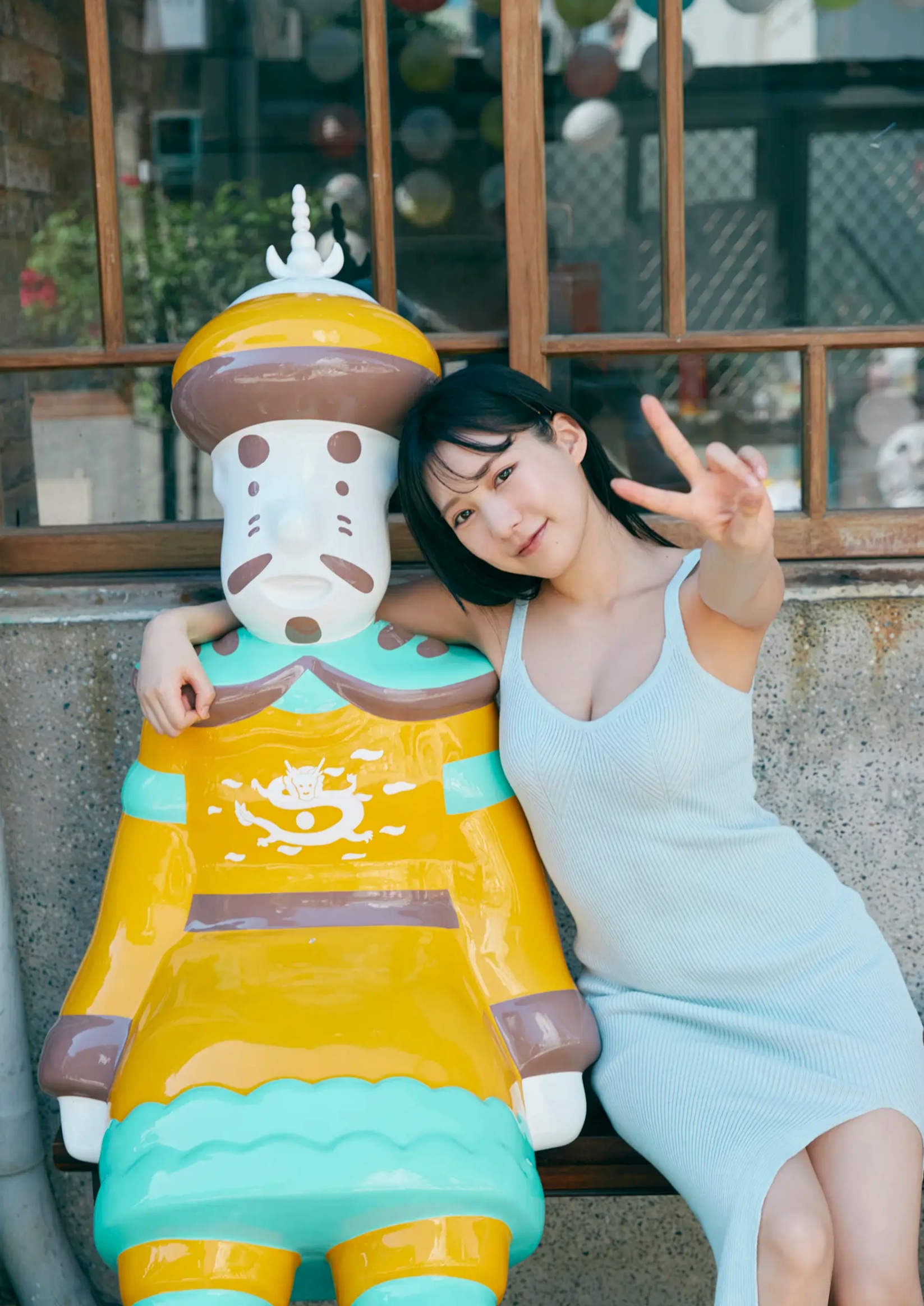 横野すみれ《続?No One》性感写真:街拍清新与泳池湿身内衣秀