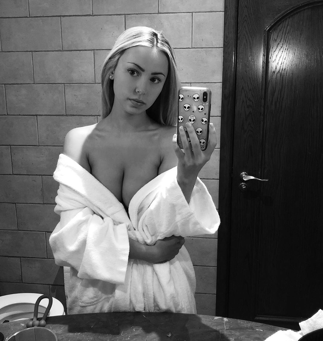 Kayla Wilde- 传道者的女儿