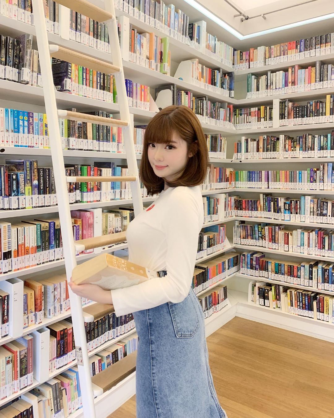 言情小说般梦幻!大马童颜妹「Amy香儿」傲人上围藏不住