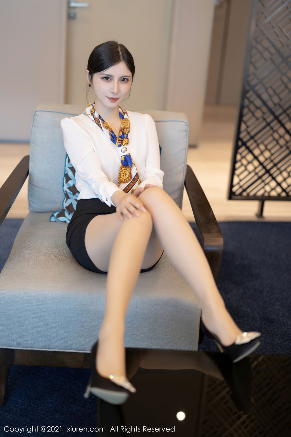 小蛮妖深圳旅拍 优雅华丽的制服