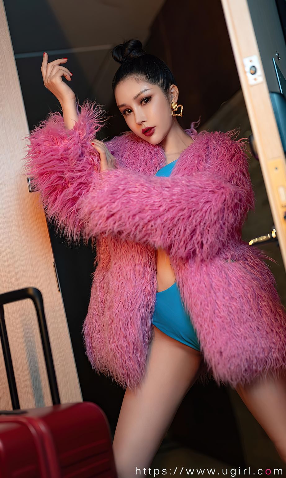 桃色女王田冰冰 天生尤宠为你服务
