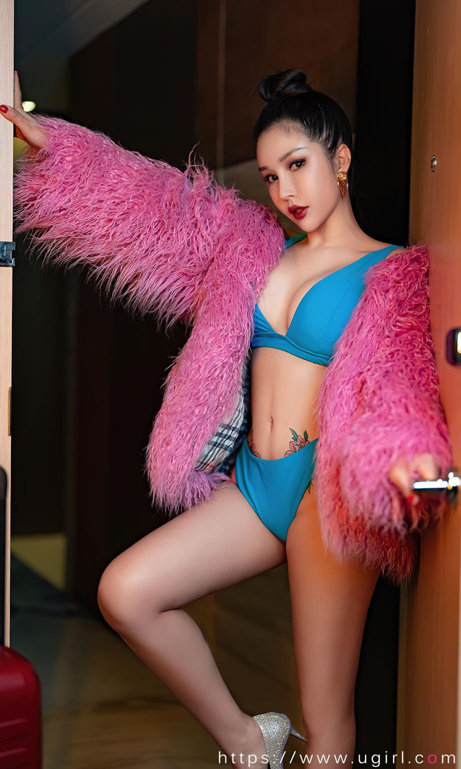 桃色女王田冰冰 天生尤宠为你服务