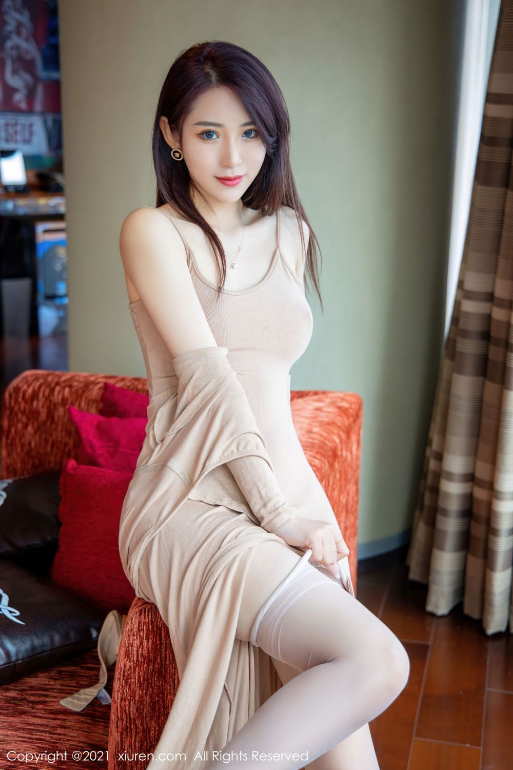 骨感女神周慕汐baby 清秀面容婀娜长裙