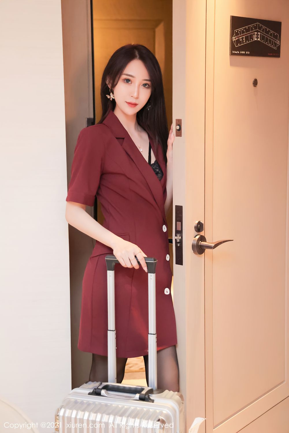 空乘美人周慕汐 下飞机后回酒店