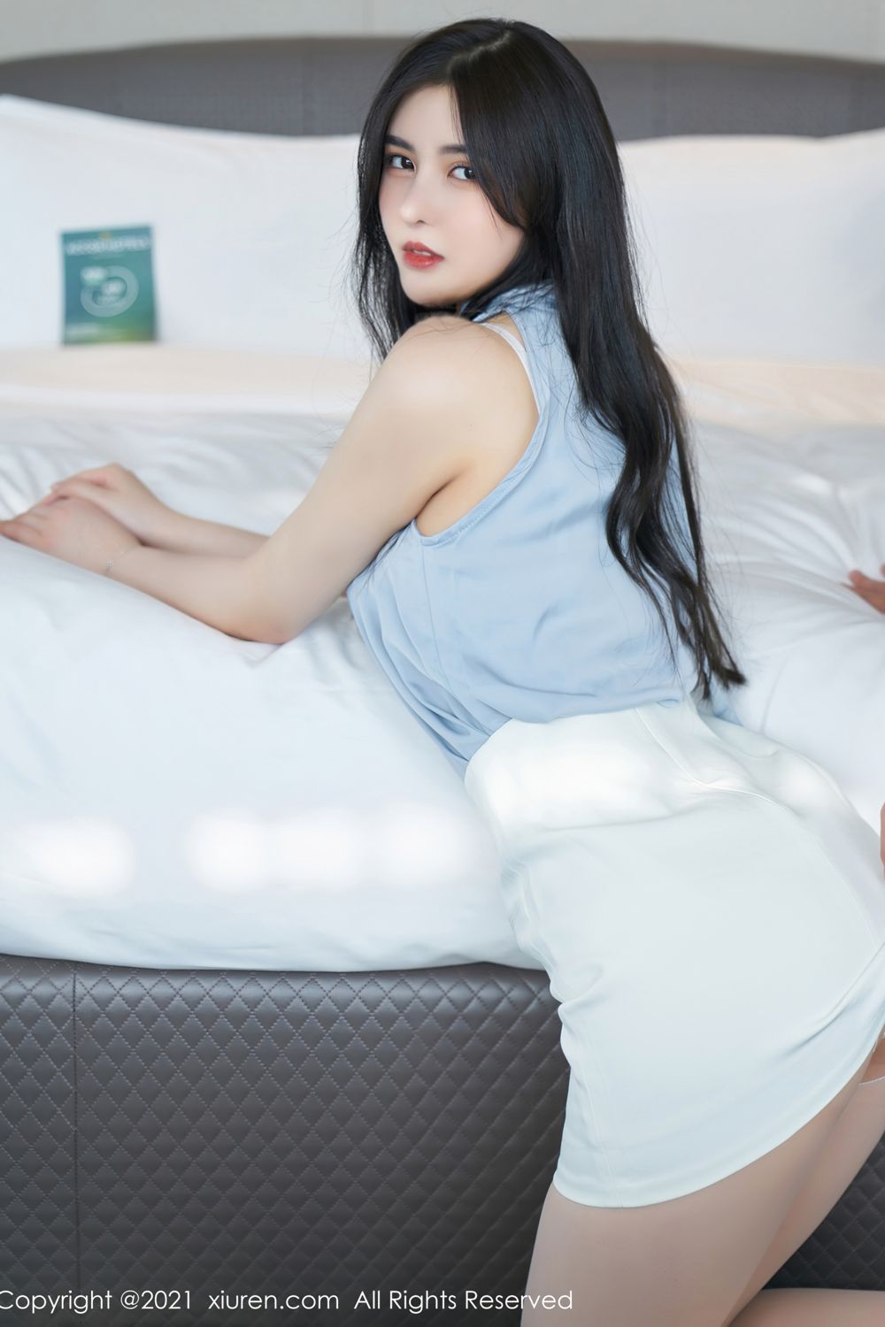 美人秘书韩静安 给王总送笔记本