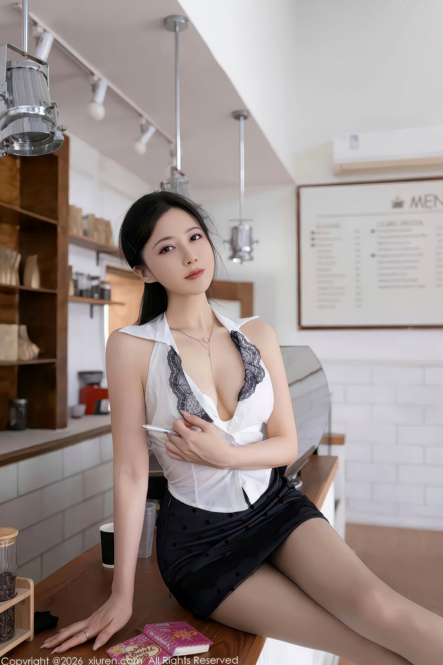 XiuRen秀人网-11304-鱼子酱Fish-咖啡馆绝美私房大尺度白领制服丝袜长腿性感尤物-2026.01.30