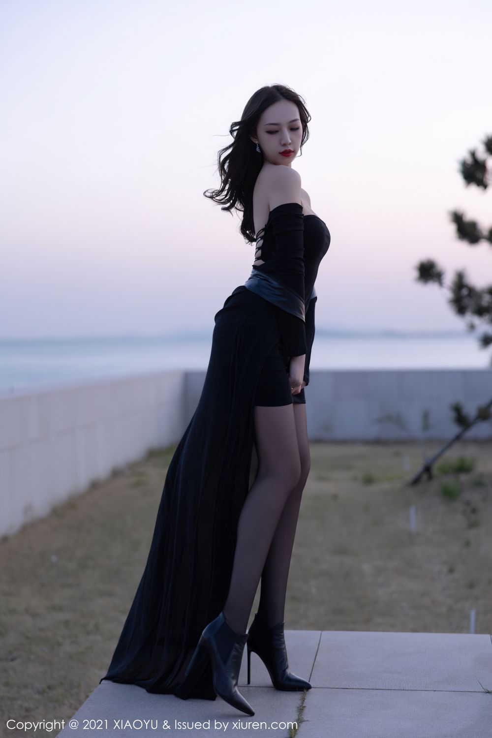 冷艳女神郑颖姗 魅惑的黑色服饰