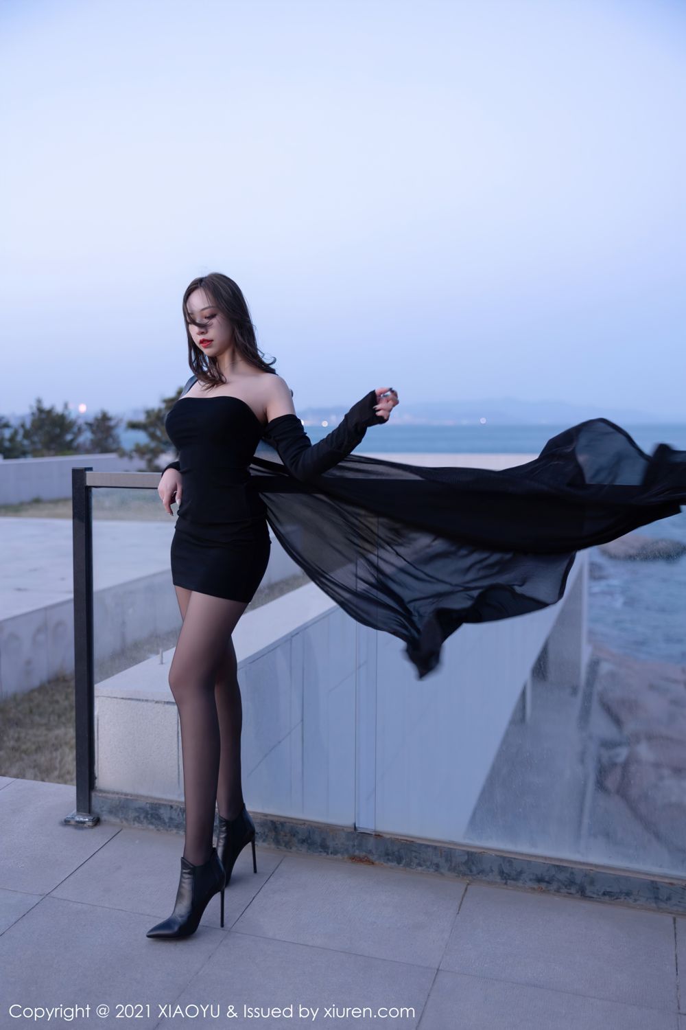 冷艳女神郑颖姗 魅惑的黑色服饰