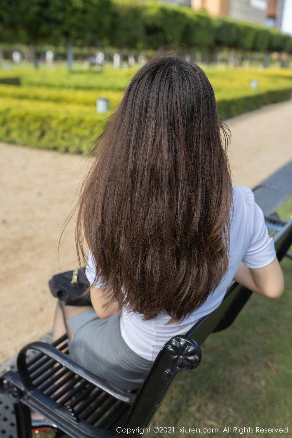 街头邂逅唐安琪 躲雨的美妙故事