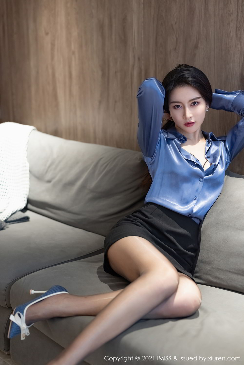 气质美女Vanessa 华丽典雅的职场OL