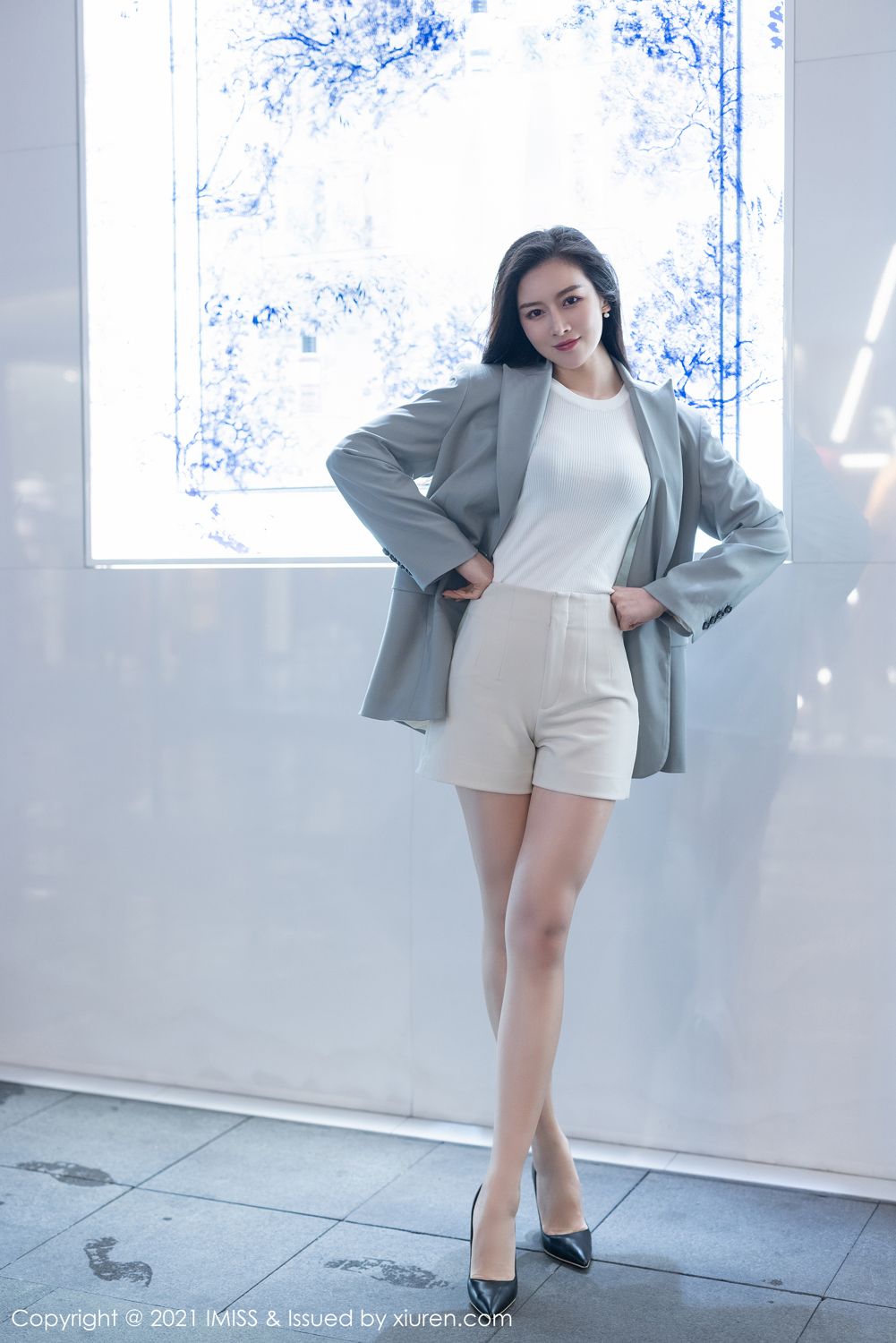 气质美女Vanessa 优雅多姿的职场OL
