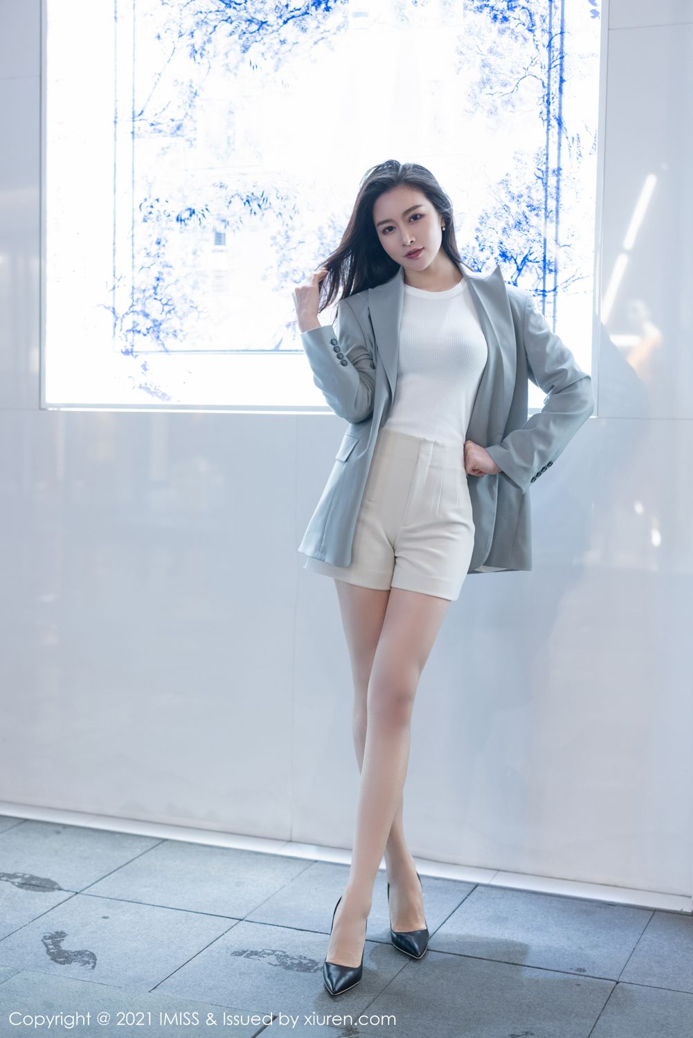 气质美女Vanessa 优雅多姿的职场OL