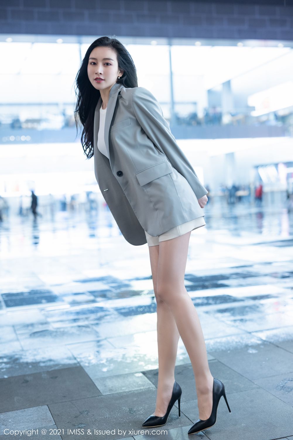 气质美女Vanessa 优雅多姿的职场OL
