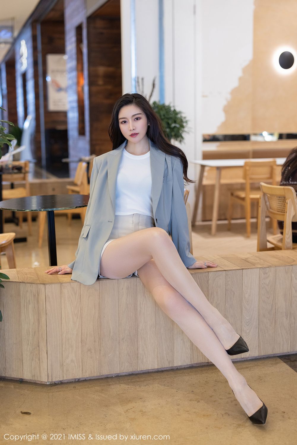 气质美女Vanessa 优雅多姿的职场OL