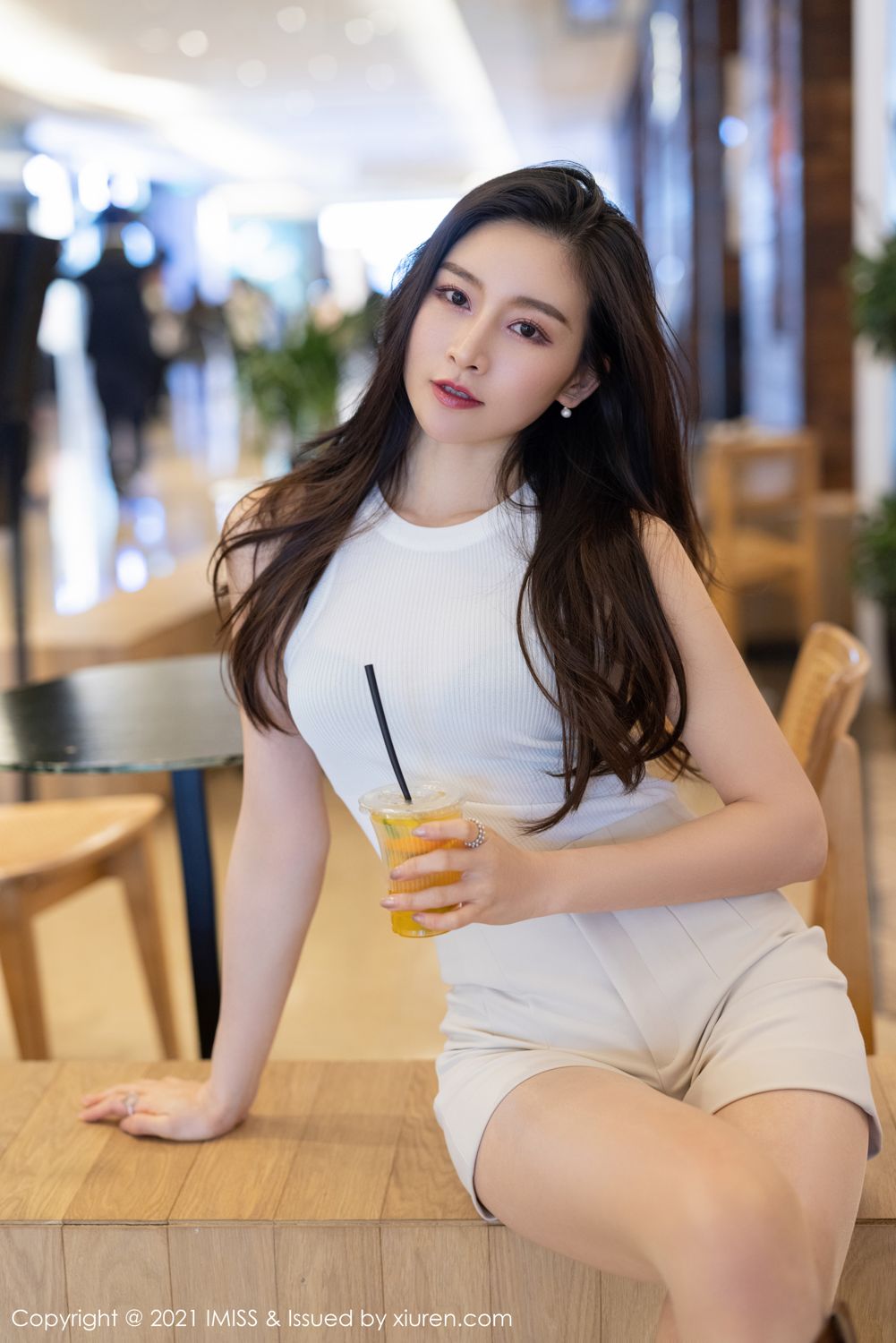 气质美女Vanessa 优雅多姿的职场OL