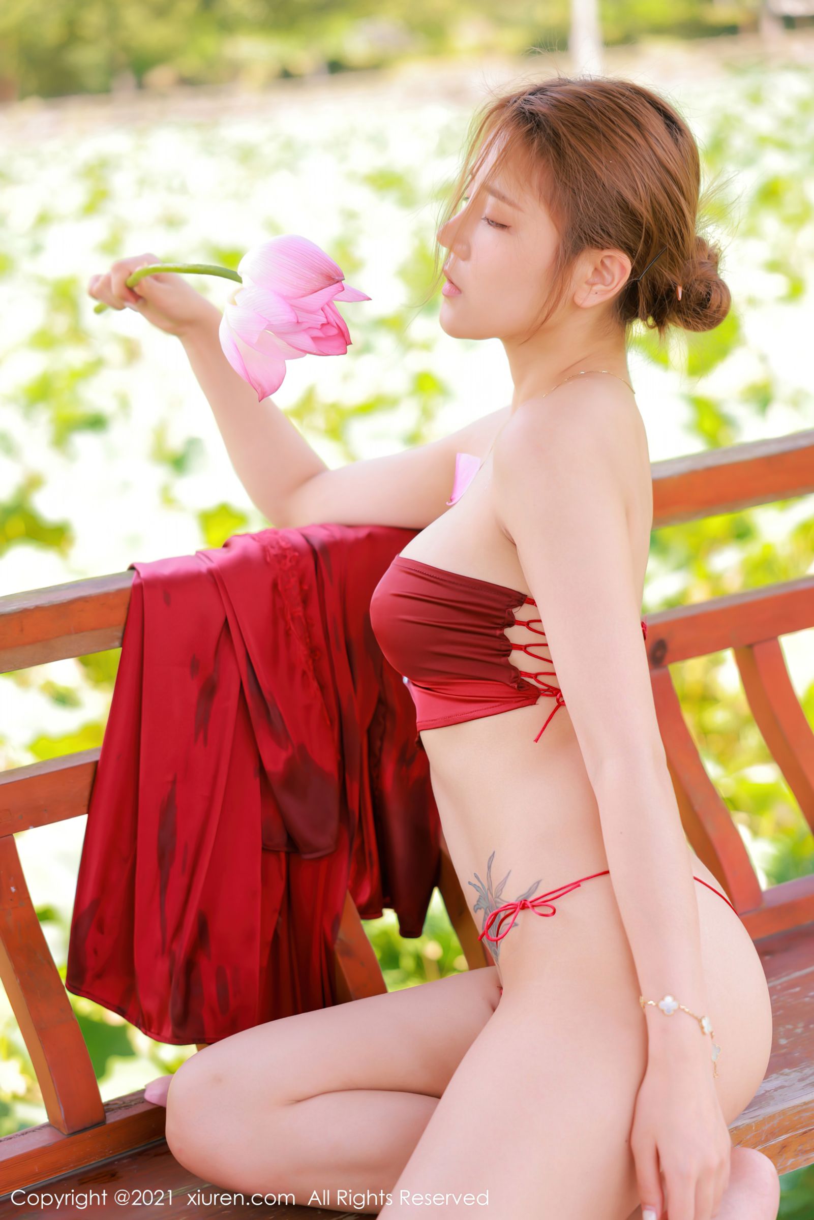 古风美人夏西CiCi 室外荷花园拍摄