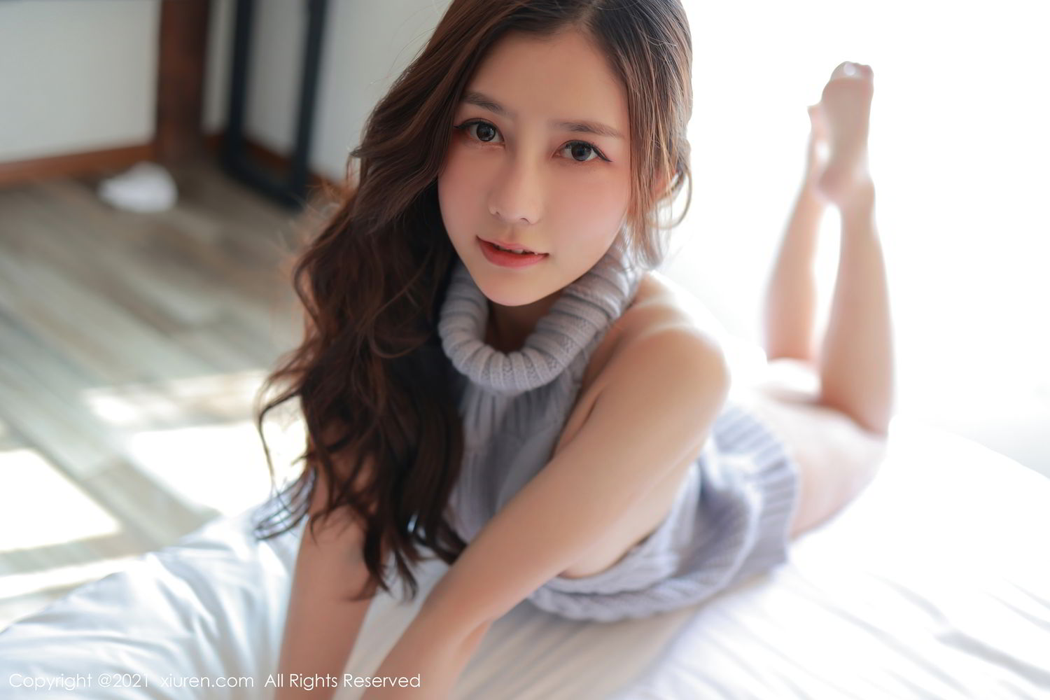 宅男杀手尹甜甜 开背毛衣女友视觉