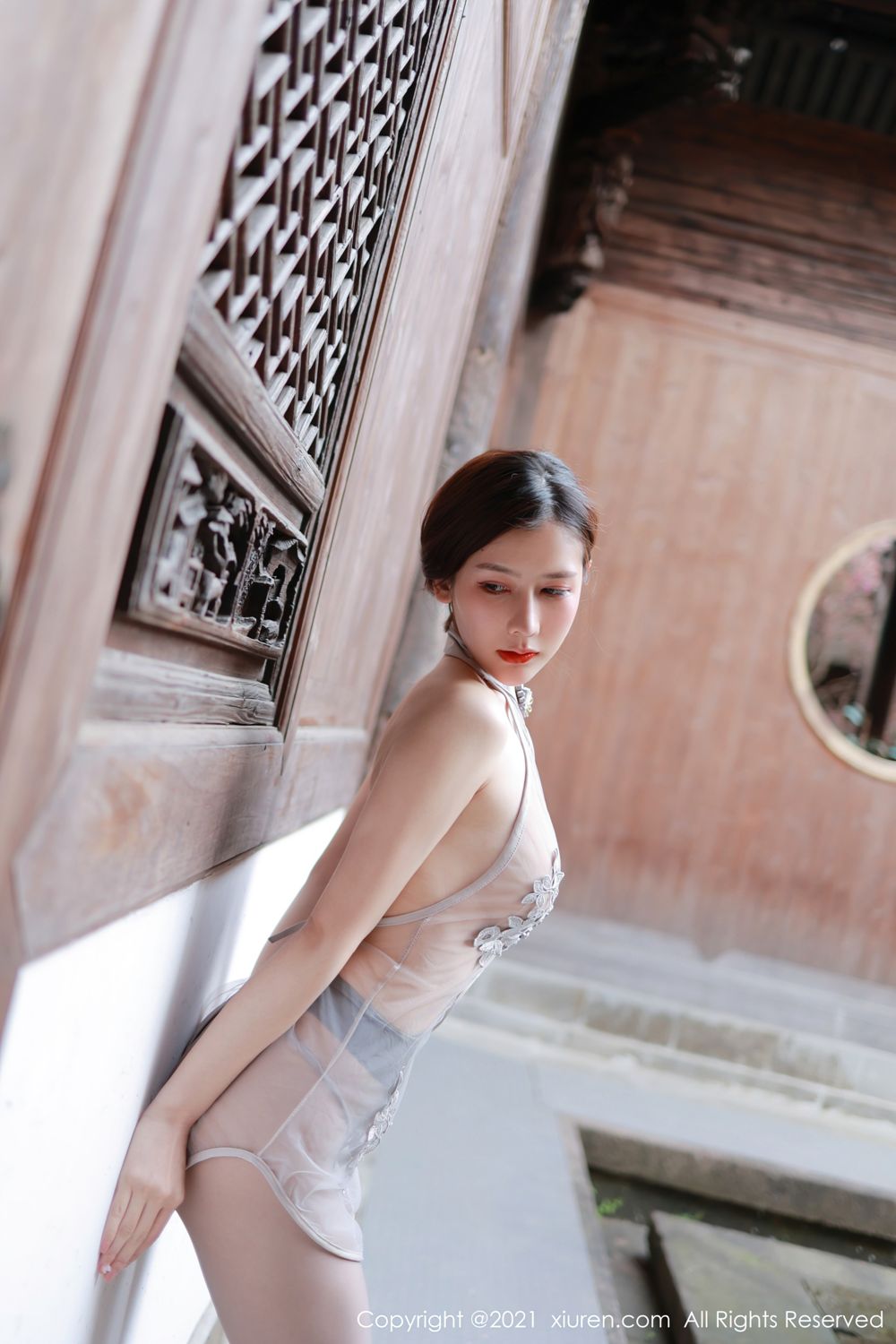 养眼美女尹甜甜 精致而轻透的内衣