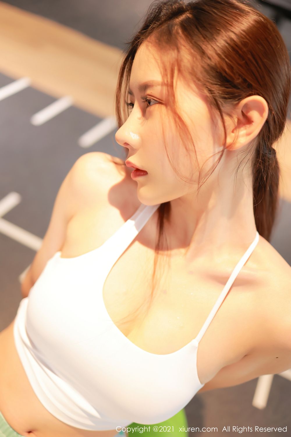 养眼美女尹甜甜 真实的健身房