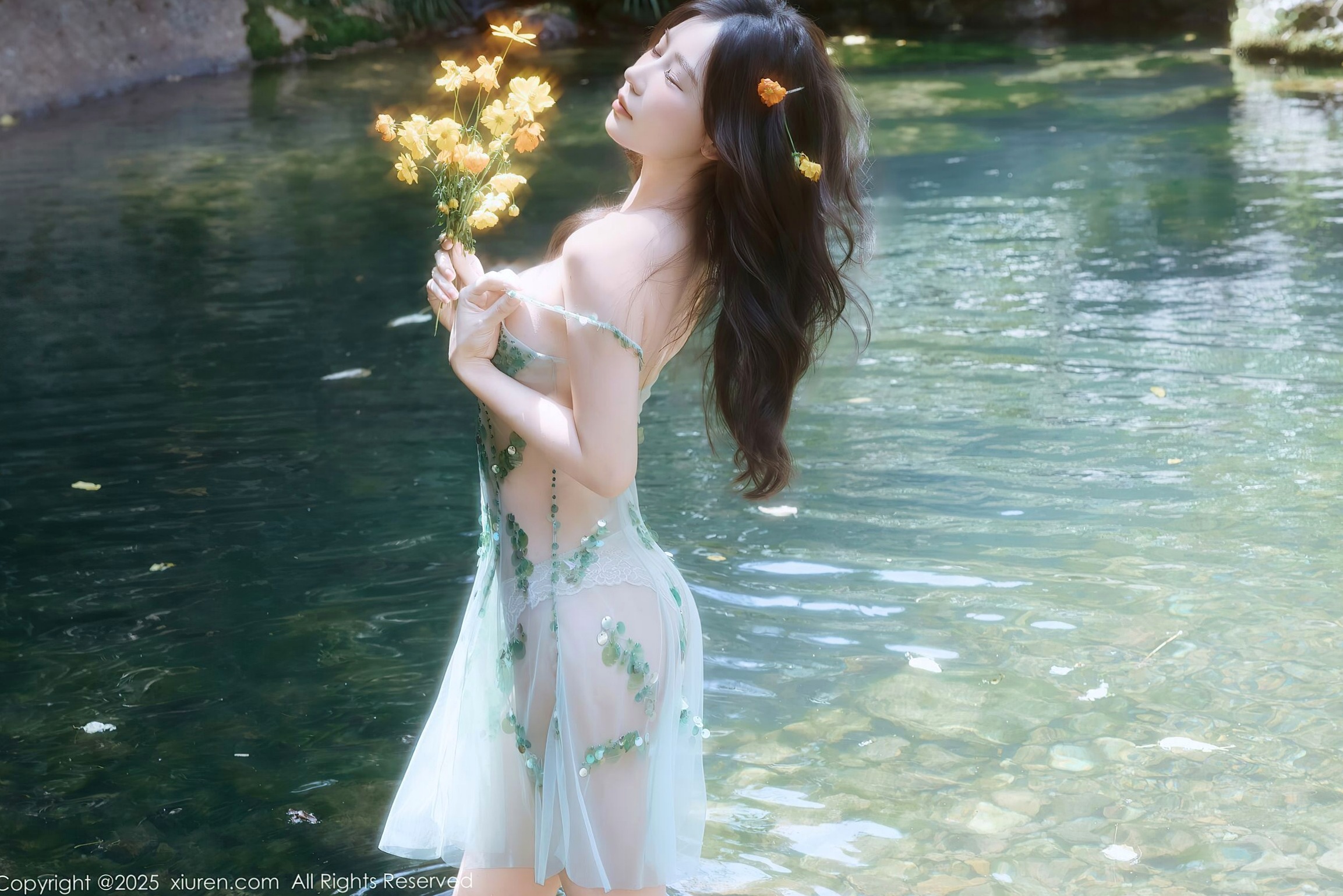 XiuRen秀人网 NO.10756 尹甜甜 - 户外小溪淡绿透视纱裙仙气性感写真