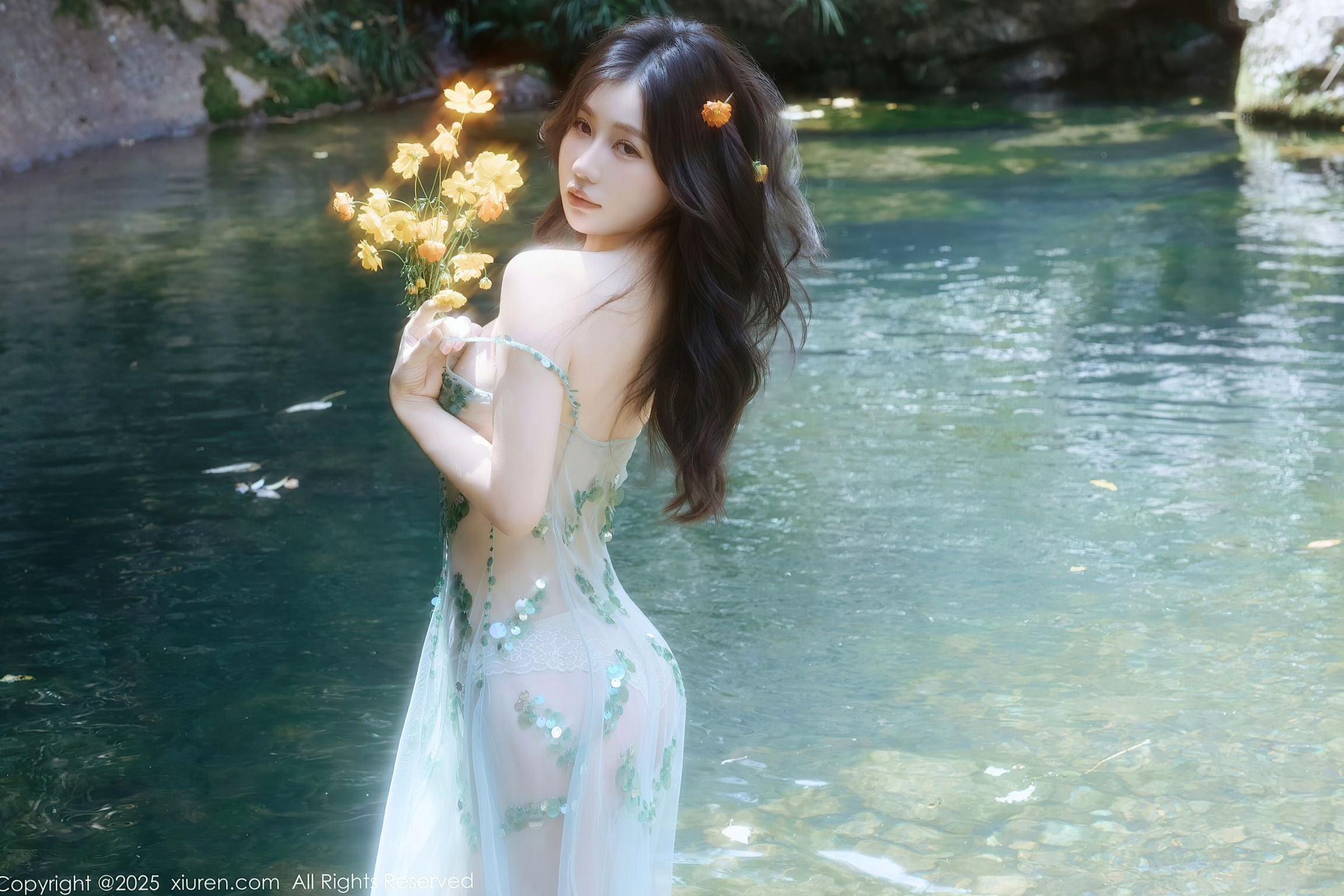 XiuRen秀人网 NO.10756 尹甜甜 - 户外小溪淡绿透视纱裙仙气性感写真