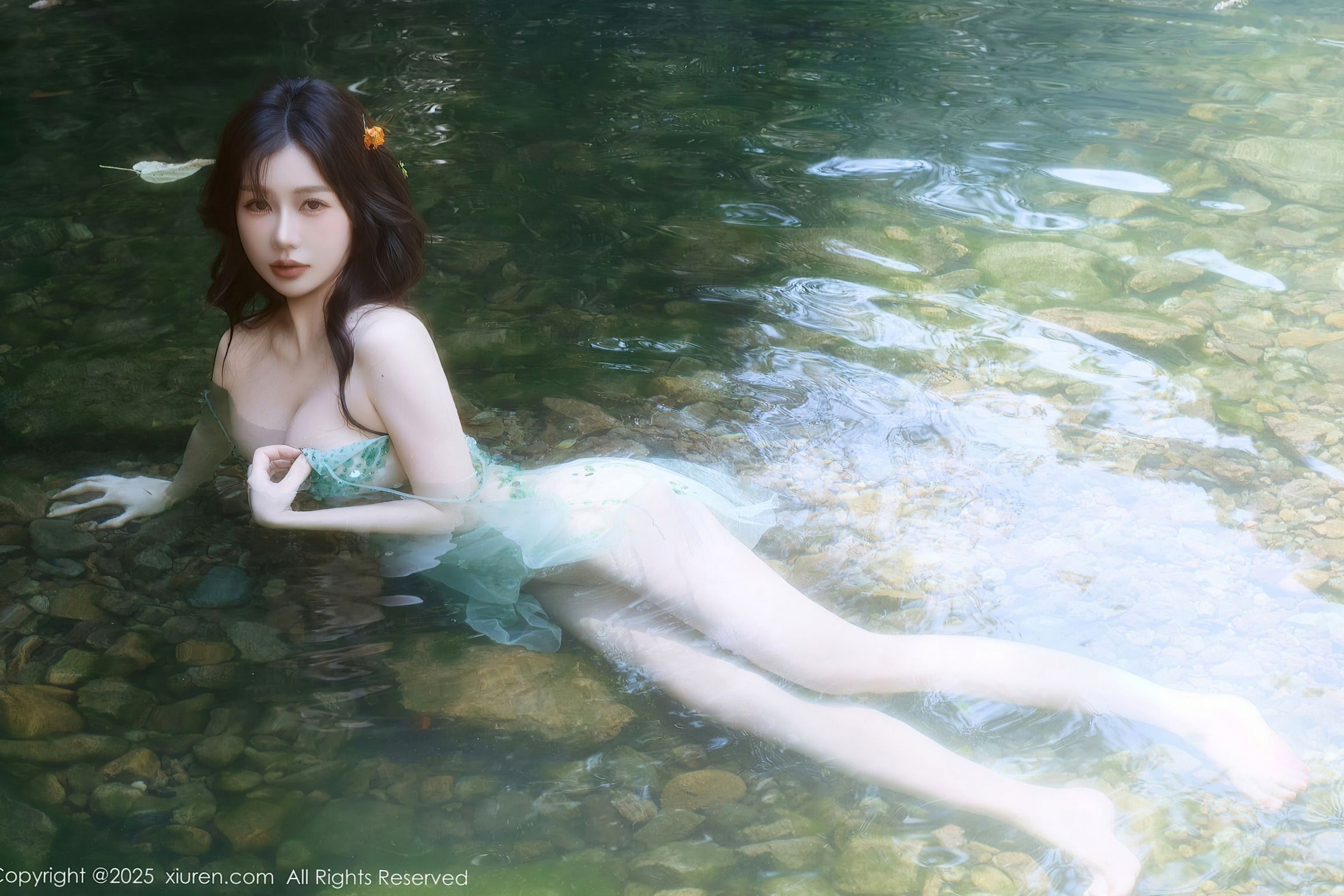 XiuRen秀人网 NO.10756 尹甜甜 - 户外小溪淡绿透视纱裙仙气性感写真