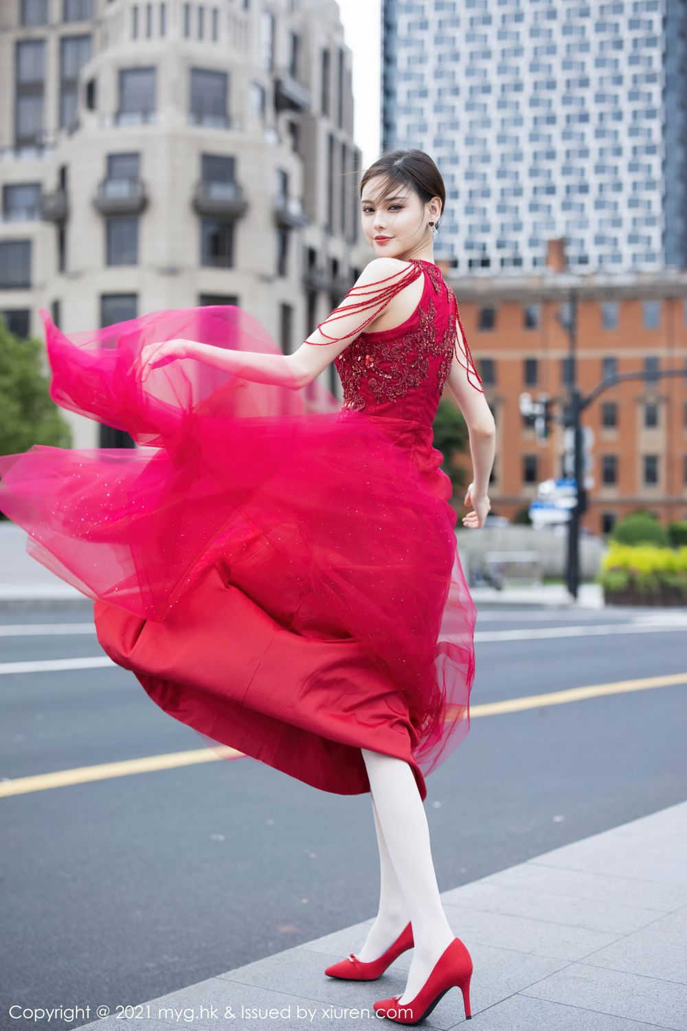 红裙女神小夕juju 让人心神俱醉
