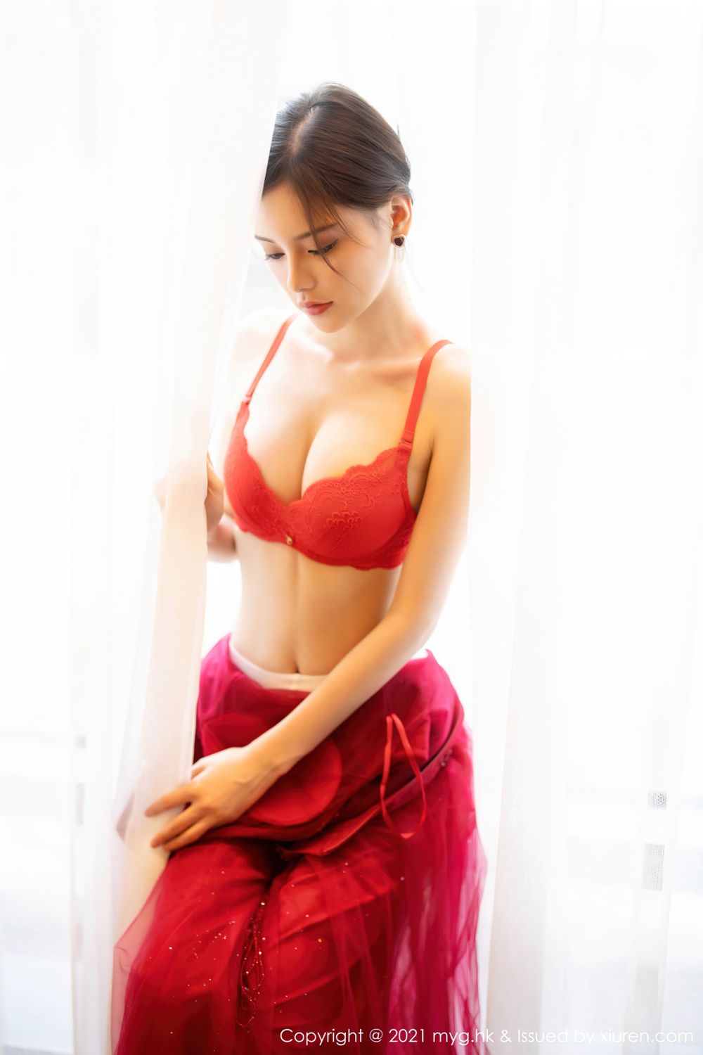 红裙女神小夕juju 让人心神俱醉