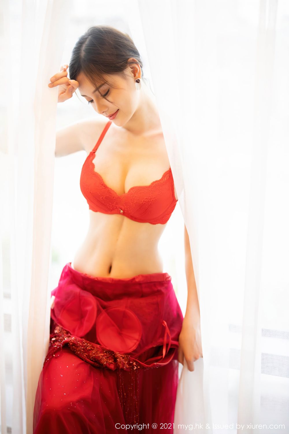 红裙女神小夕juju 让人心神俱醉
