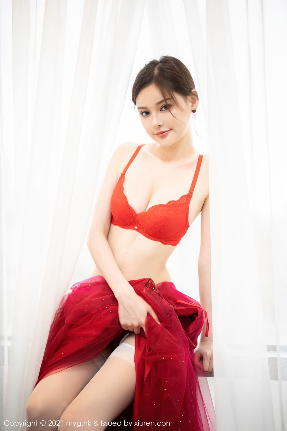 红裙女神小夕juju 让人心神俱醉