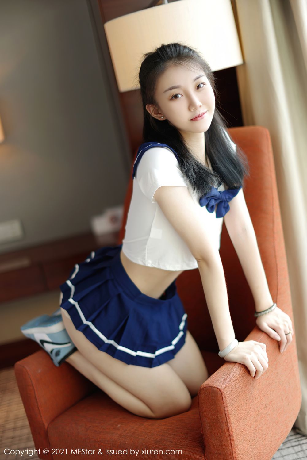 新人模特一颗甜蛋黄 JK制服系列很搭配