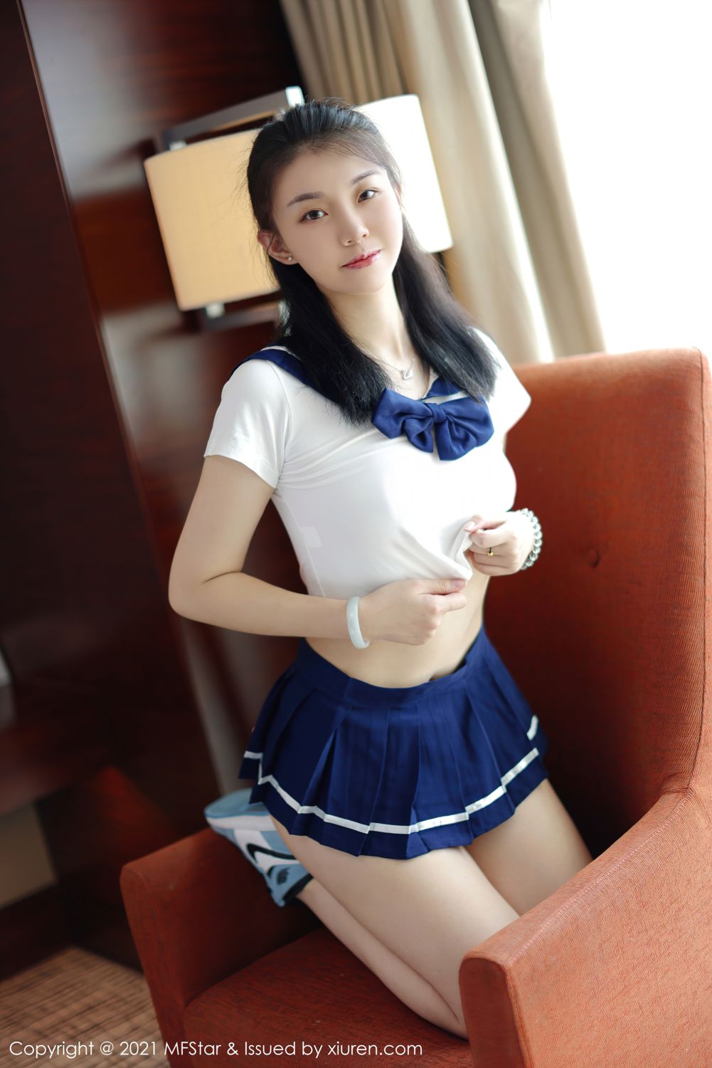 新人模特一颗甜蛋黄 JK制服系列很搭配