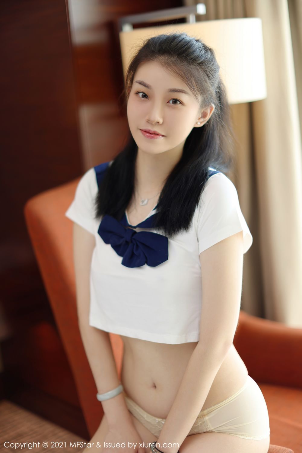 新人模特一颗甜蛋黄 JK制服系列很搭配