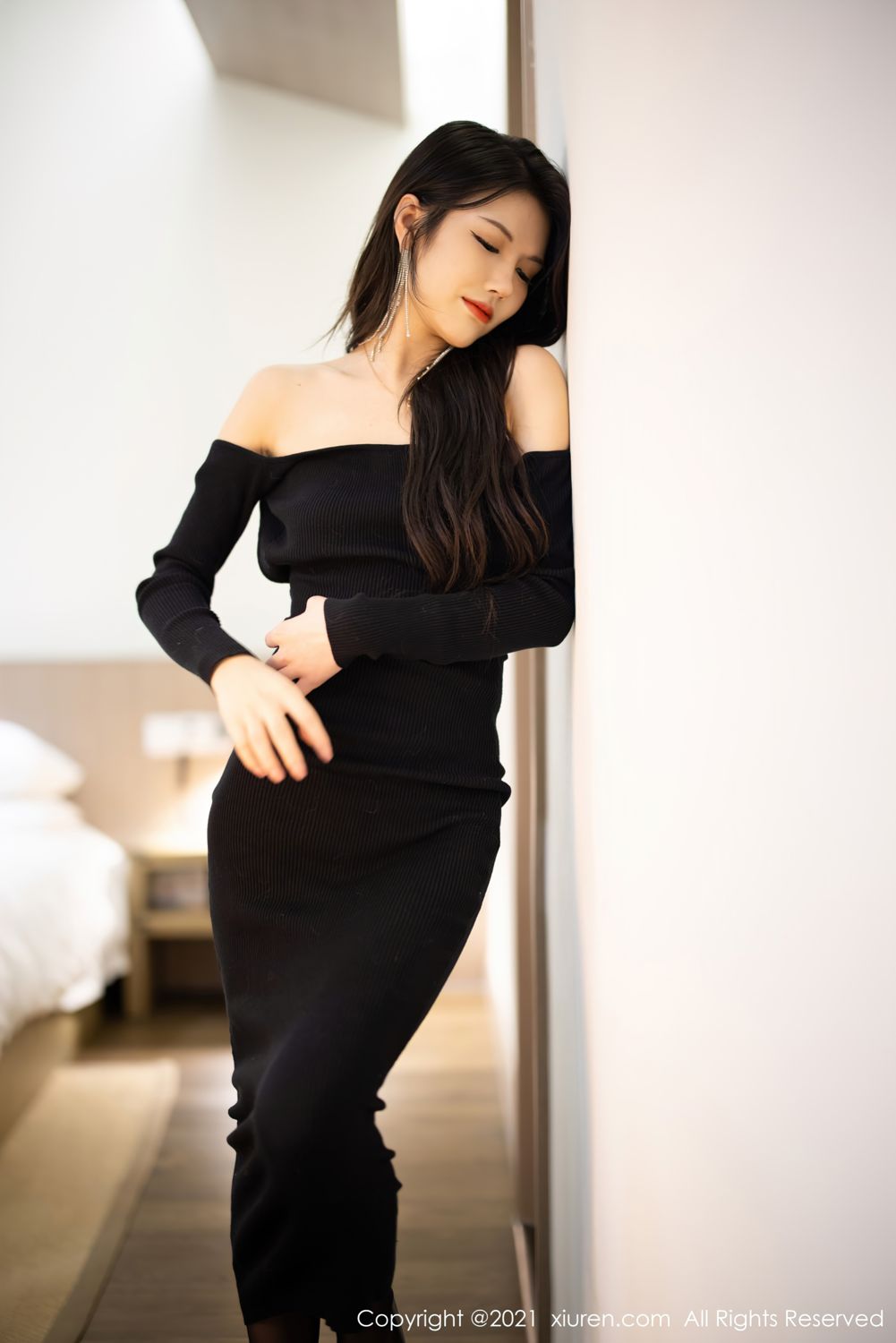 新人模特媛媛酱 性感典雅的礼裙