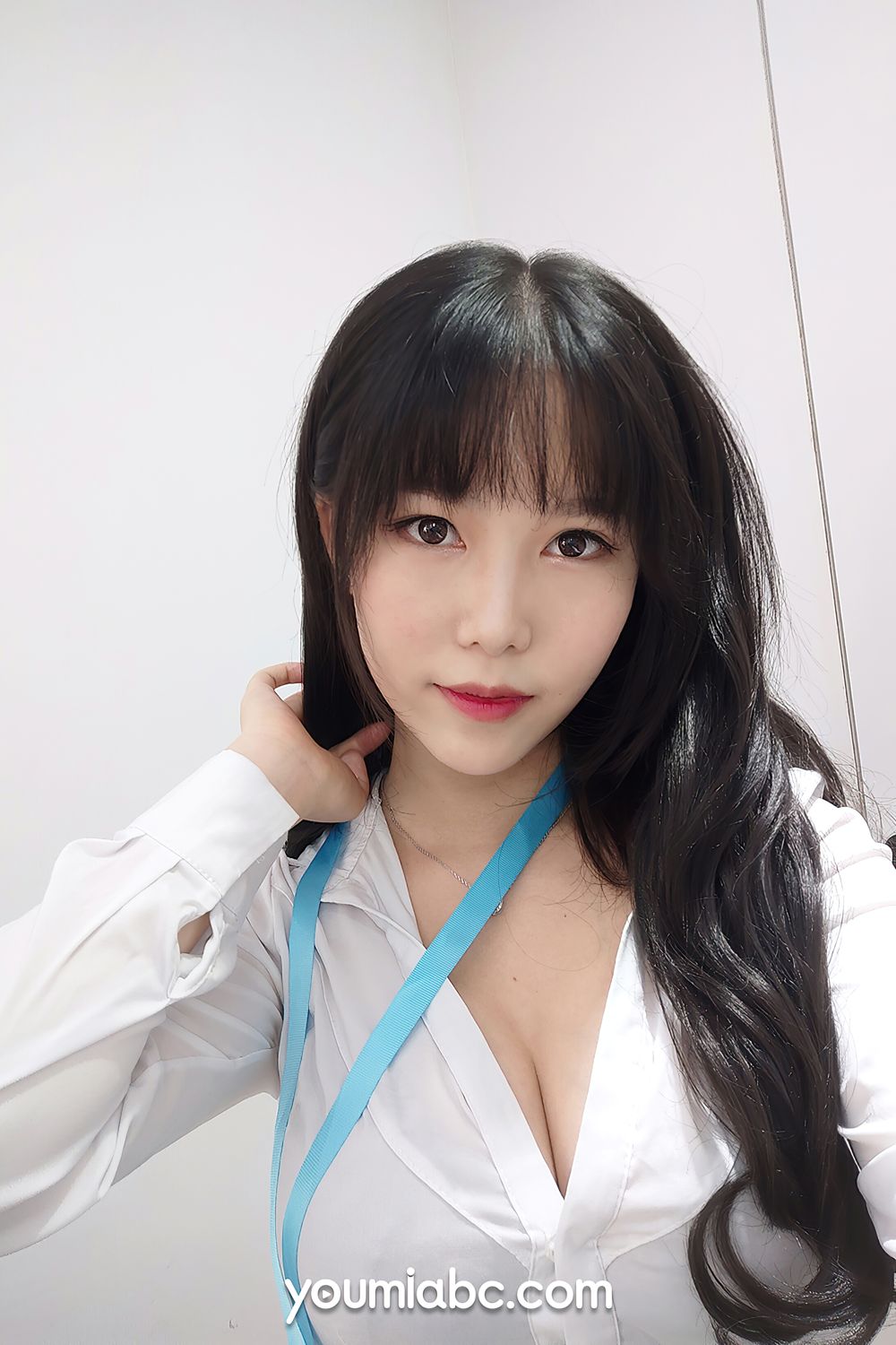 OL午间自拍 - 抖娘利世