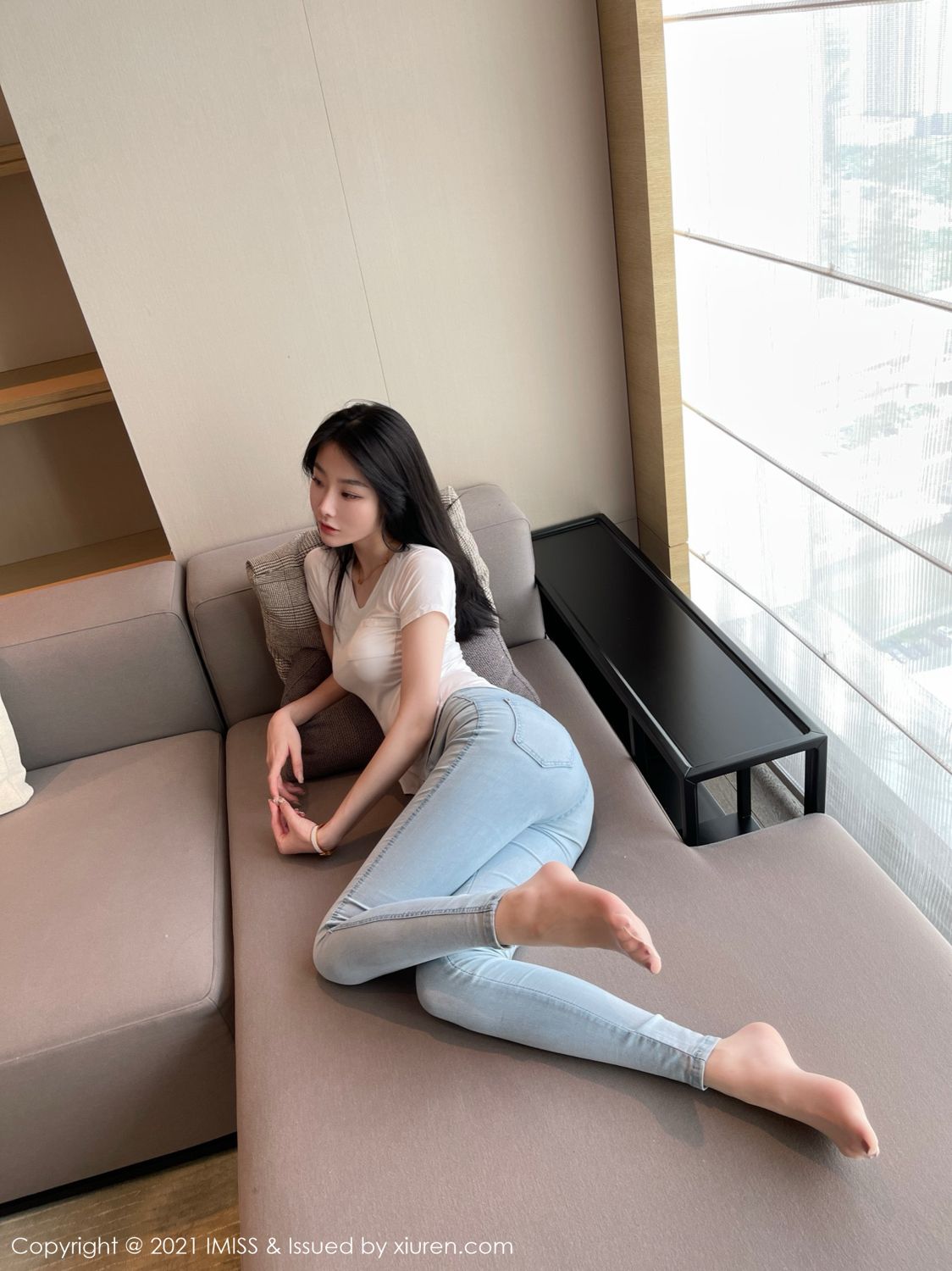 新人模特逗逗DouDou 长相清秀苗条多姿