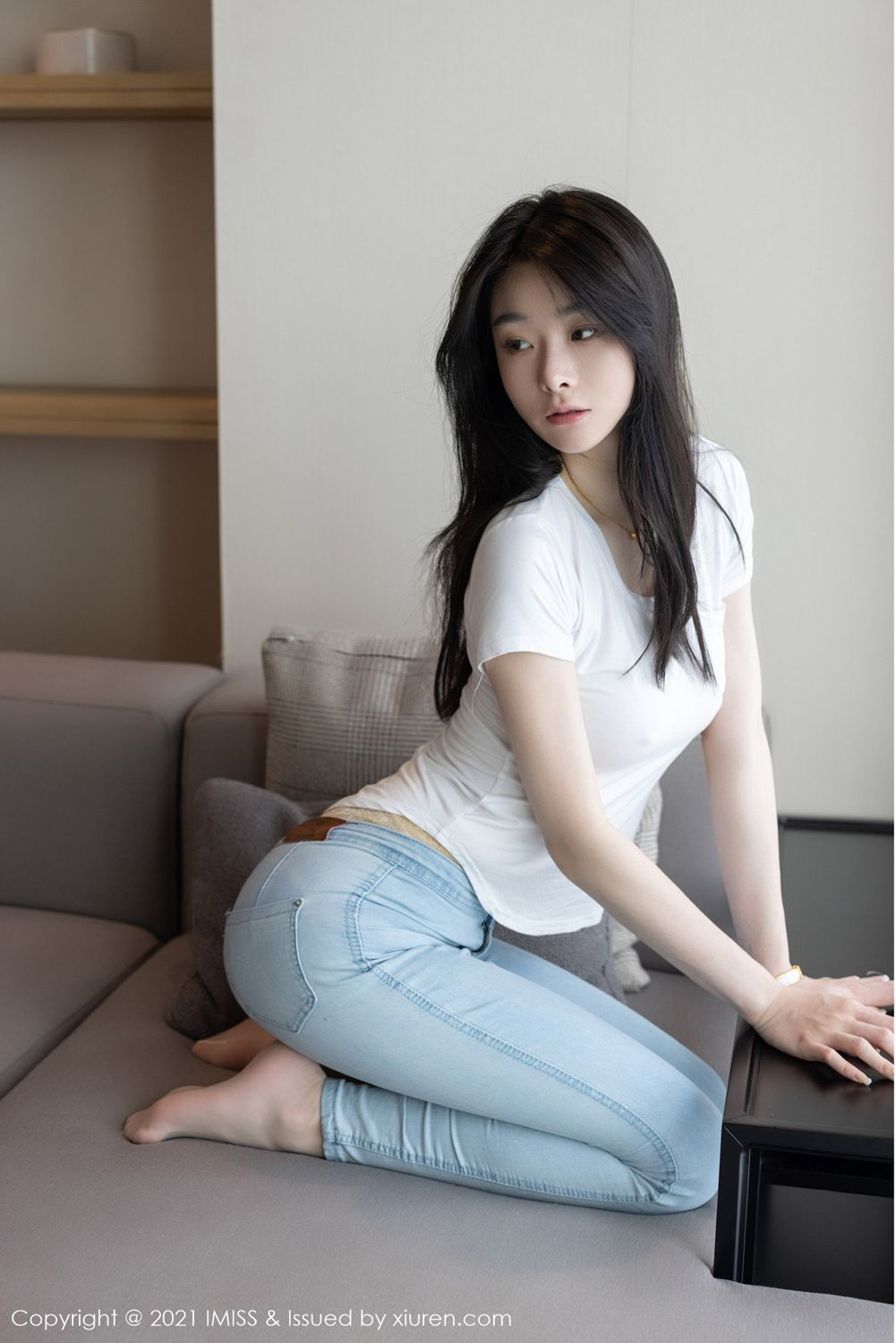 新人模特逗逗DouDou 长相清秀苗条多姿