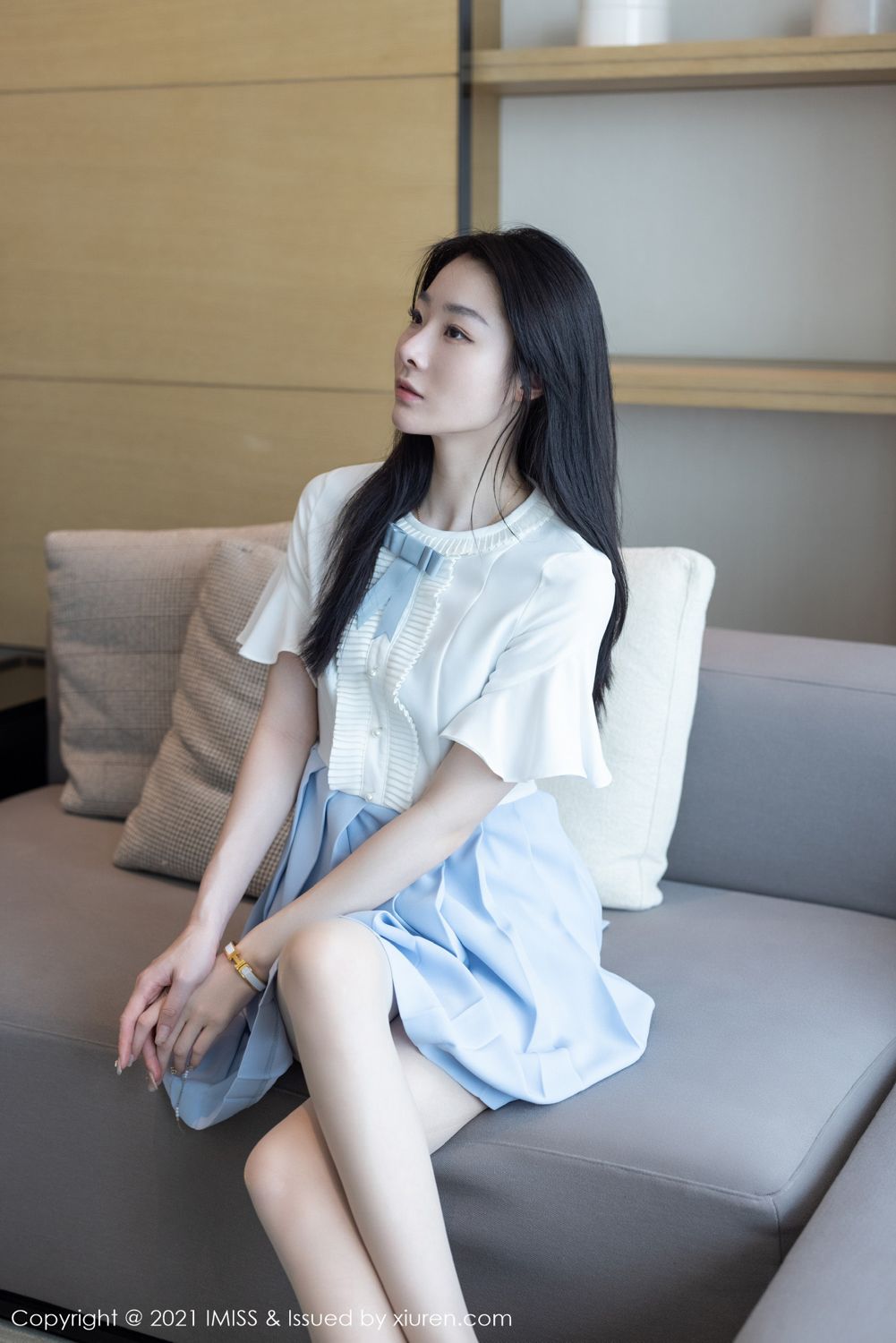 新人模特逗逗DouDou 长相清秀苗条多姿